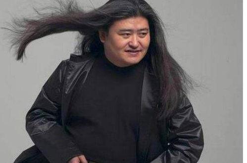 刘欢年轻的照片,重温经典，探寻音乐传奇的青春足迹