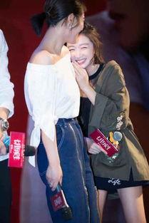 周冬雨生活照街拍,生活照街拍展现清新魅力