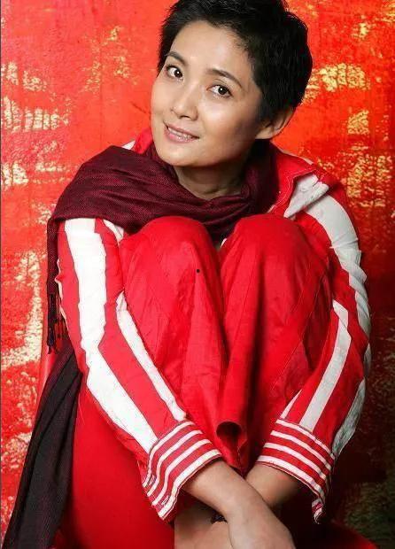 李婷图片,镜头下的魅力瞬间